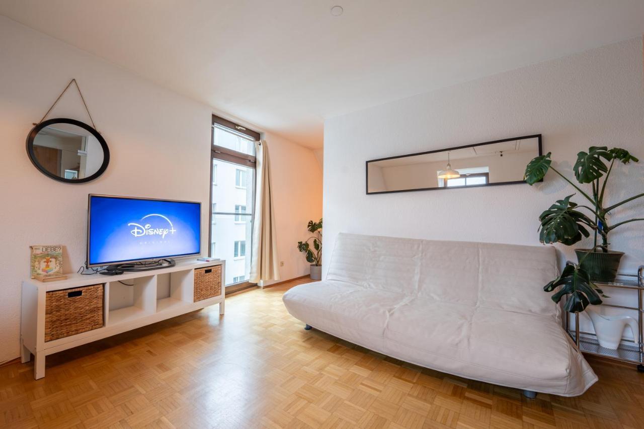 Apartment Im Historischen Altbau Am Marktplatz - Disney+, 300Mb/S Internet Хемниц Экстерьер фото